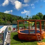 Mobilhome Peuplier 6 P Climatise בית נופש Saint-Martial-de-Nabirat
